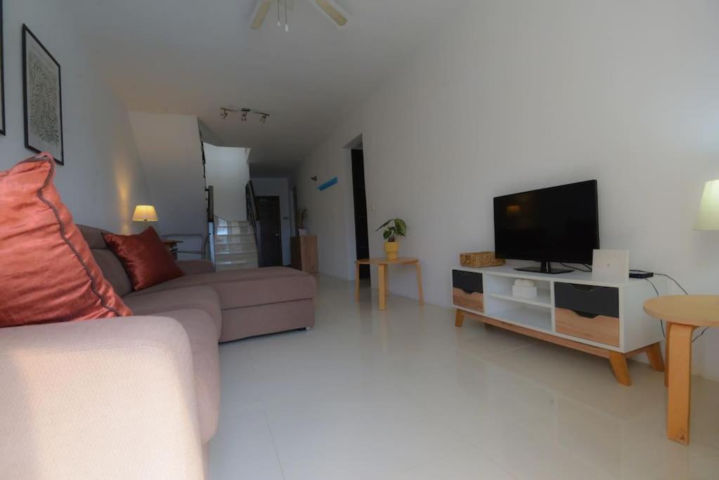 Seafront Duplex Penthouse With Terrace Overlooking Xlendi Bay Exterior foto